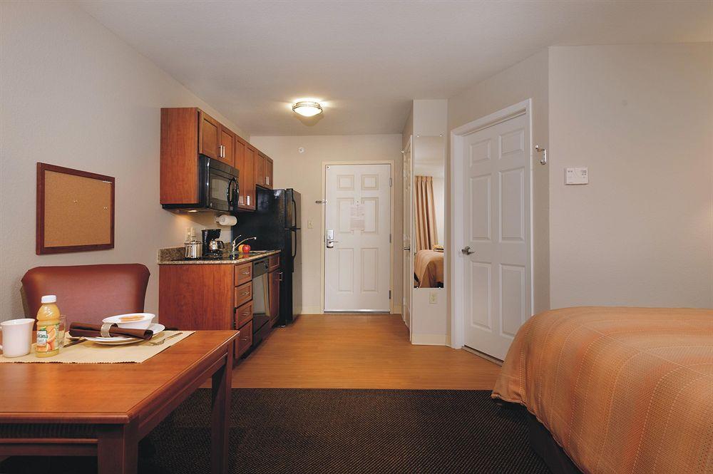 Candlewood Worth West By Ihg