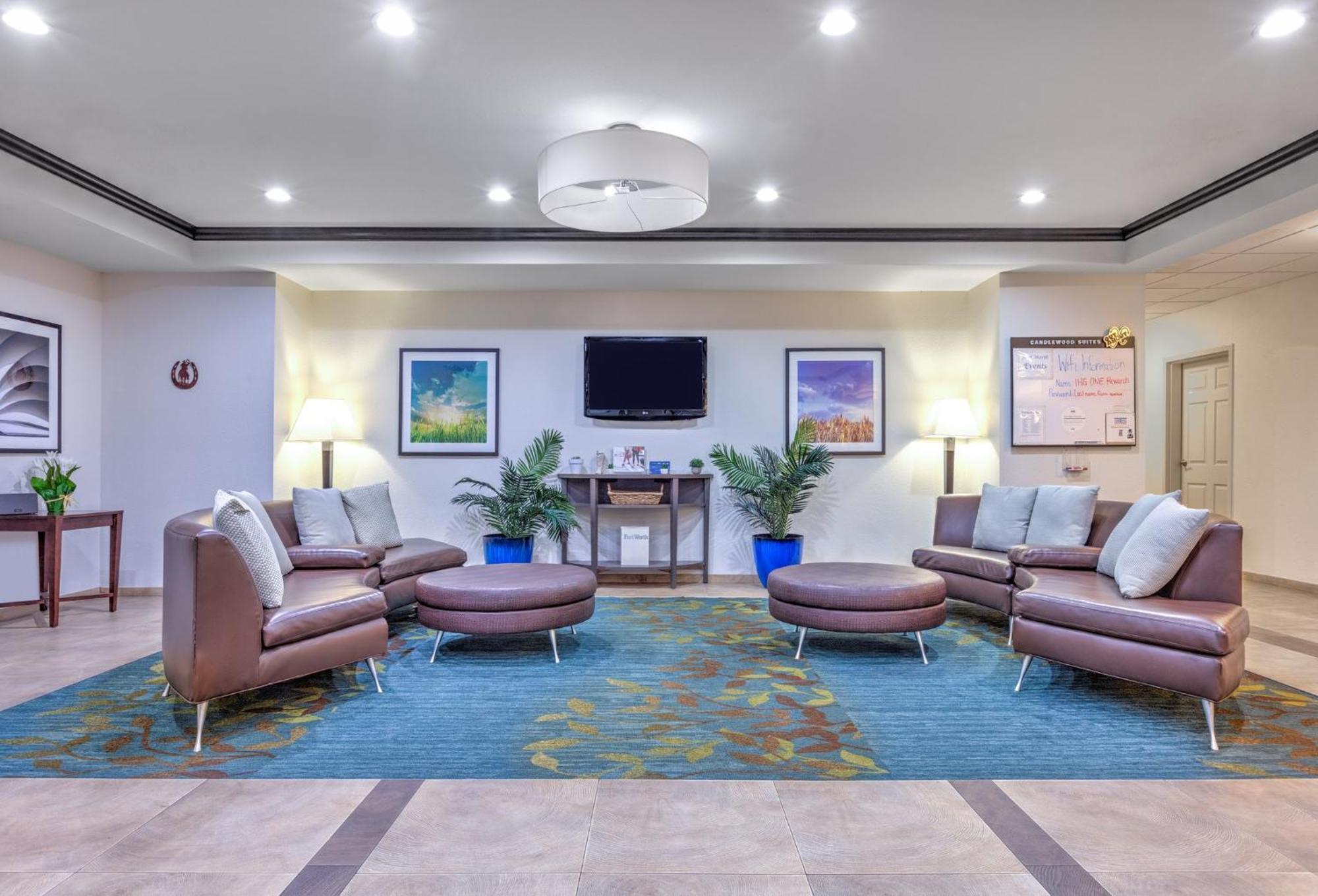 Candlewood Worth West By Ihg 3*