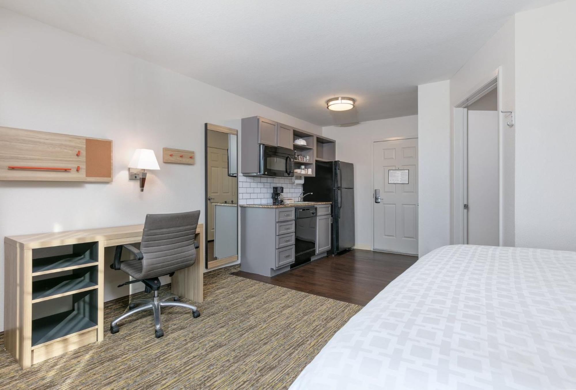Hotel Candlewood Worth West By Ihg