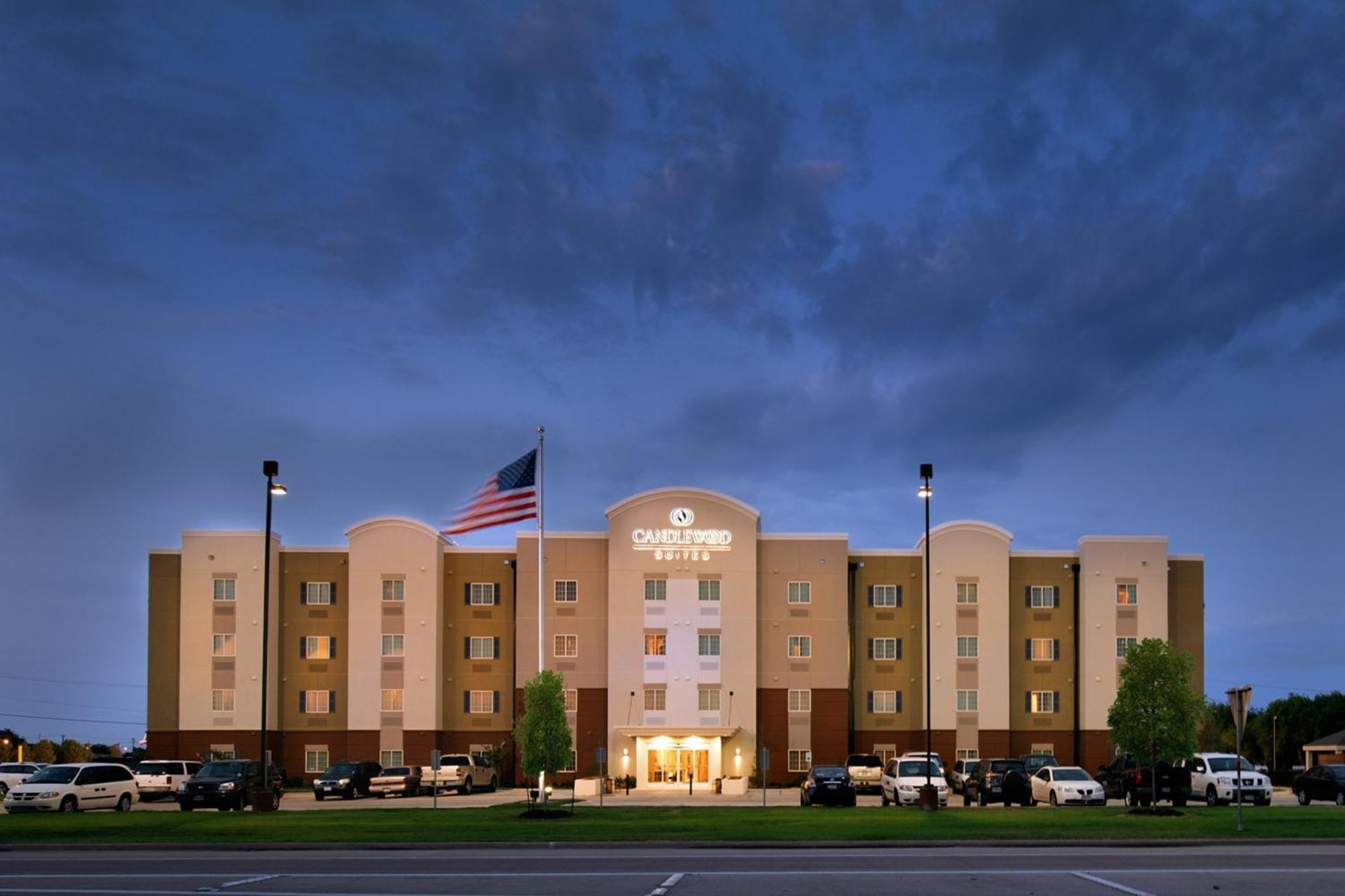 Hotel Candlewood Worth West By Ihg 3*