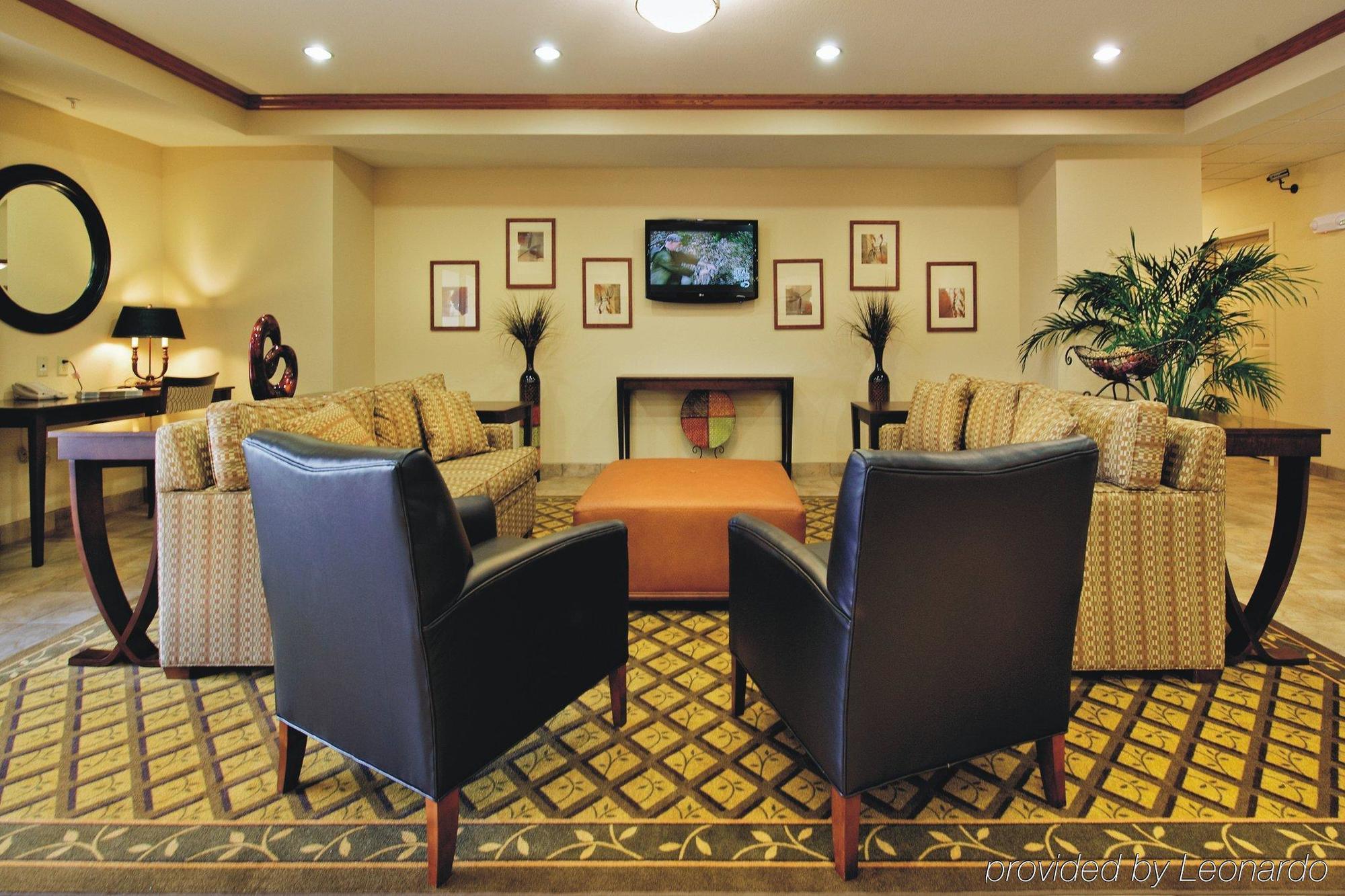 Candlewood Worth West By Ihg Hotel 3*